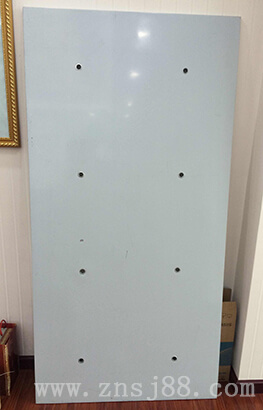 用建筑模板做好的钢木模板，用在剪力墙