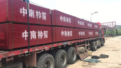 中南神箭桥梁竹胶板正发往贵州黔南