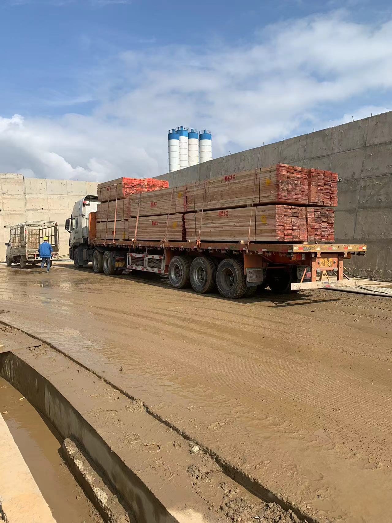 房建竹胶板施工案例